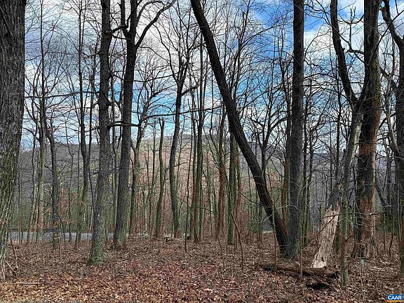 2nd image of 122 Hanging Rock Ln