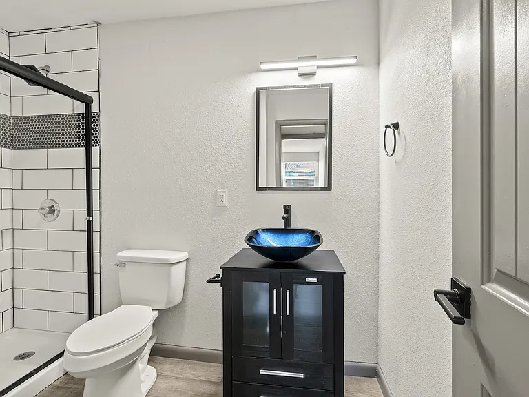 The Canvas Apartments - Bathroom