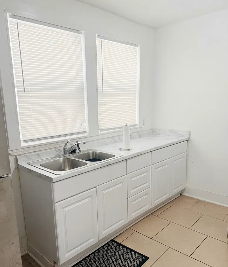 3 bed, 1600 sqft, $1,950 — Photo 4