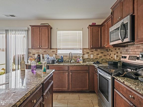 3rd image of 9409 Calla Lilly Ln