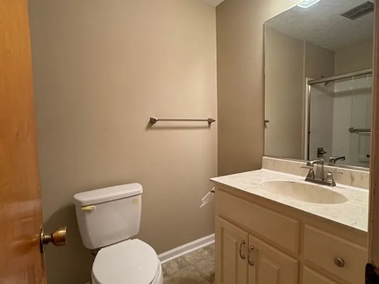 709 Luther Dr — Photo 8