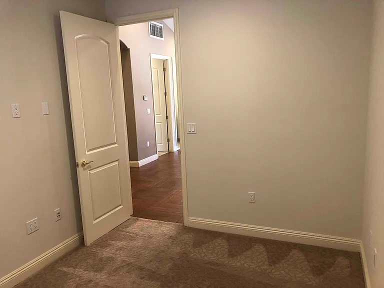 2027 W Bella Ln — Photo 19