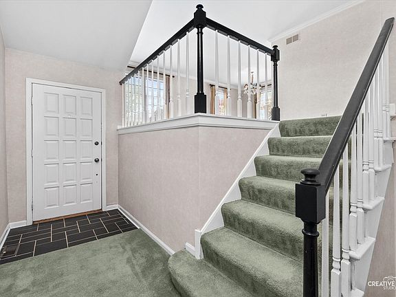 3rd image of 843 Seminary Cir