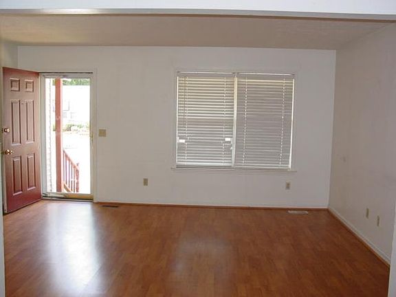3rd image of 2120 Mullen Cir