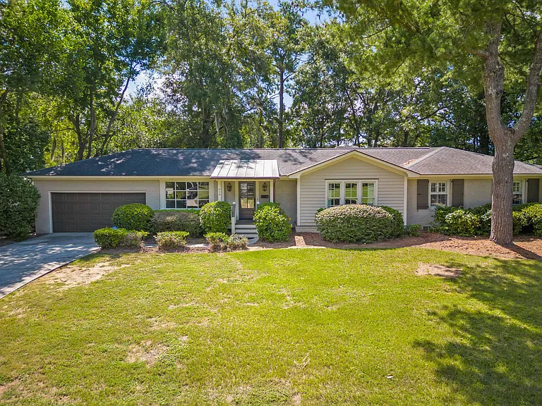 618 Pelzer Dr — Photo 34