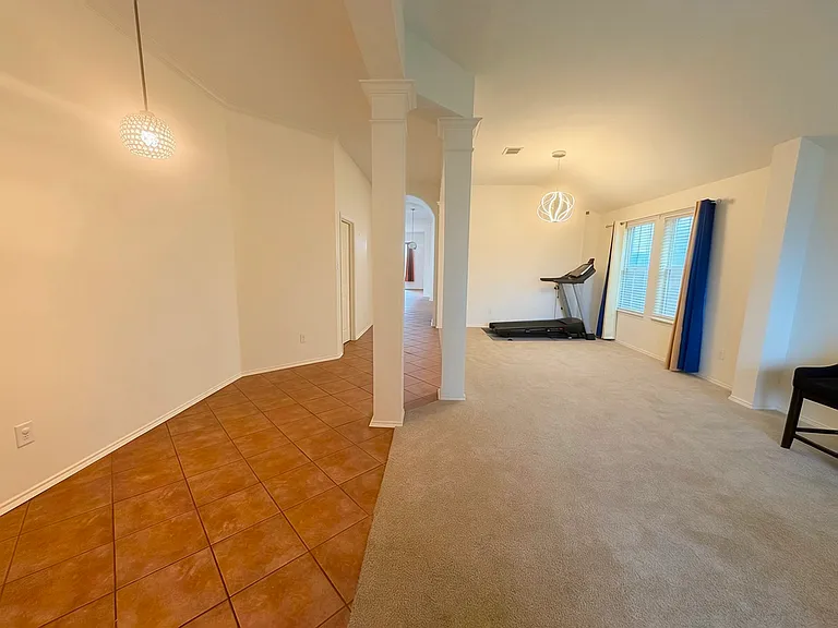 5601 Piedra Dr — Photo 4