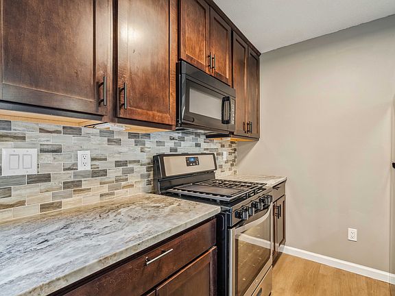 4th image of 5177 Singleton Dr