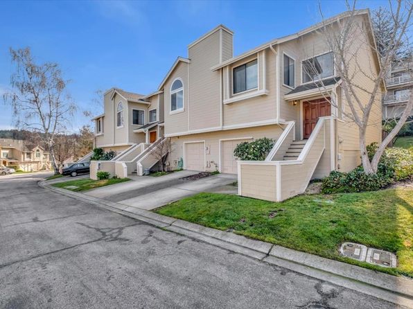 18 Carriage Ln