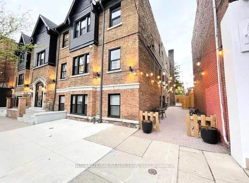 2 bed, $2,350 — Photo 3