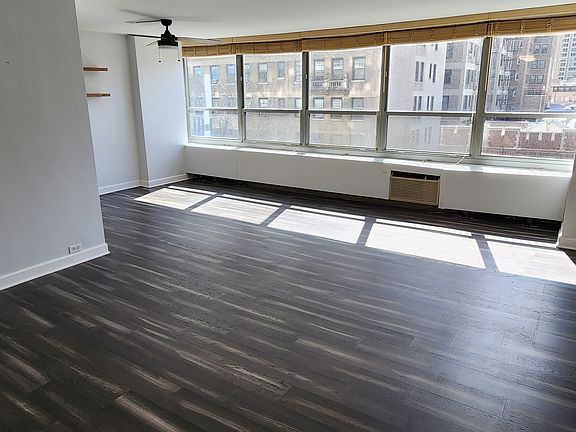 2nd image of 3550 N Lake Shore Dr APT 510
