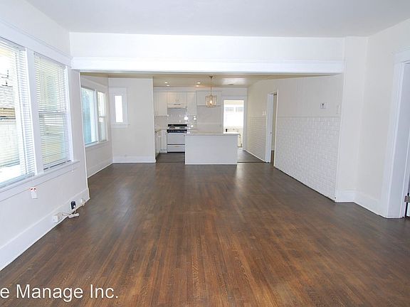 3rd image of 385 Loma Ave