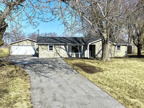 946 W Arlington Ln, Crete, IL 60417