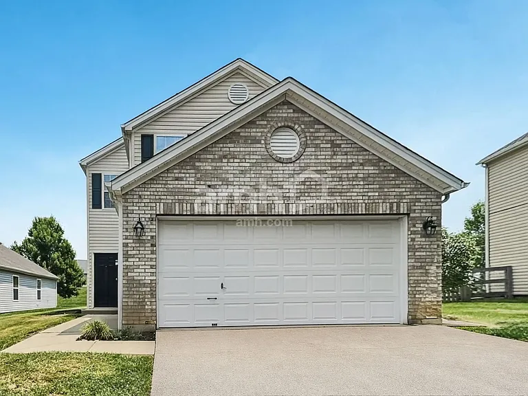 7694 Hillsdowne Cir — Photo 1