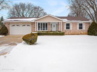 322 68th St, Darien, IL 60561