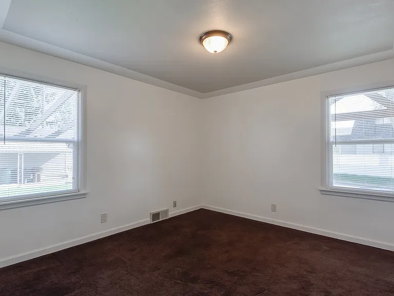 1504 W Kiernan Ave — Photo 14