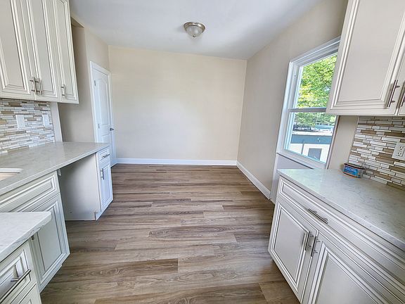 5th image of 14-20 N Main St #16