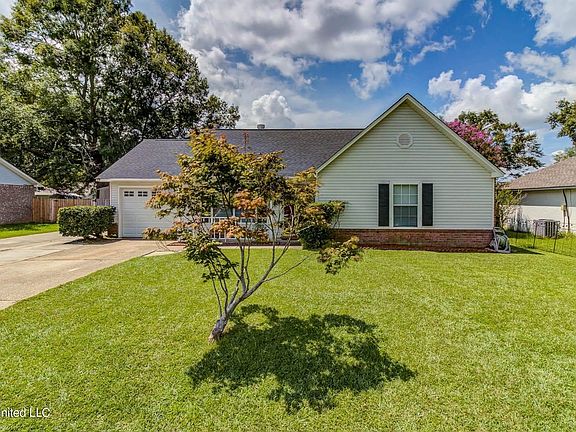 4th image of 14195 Cherry Ct