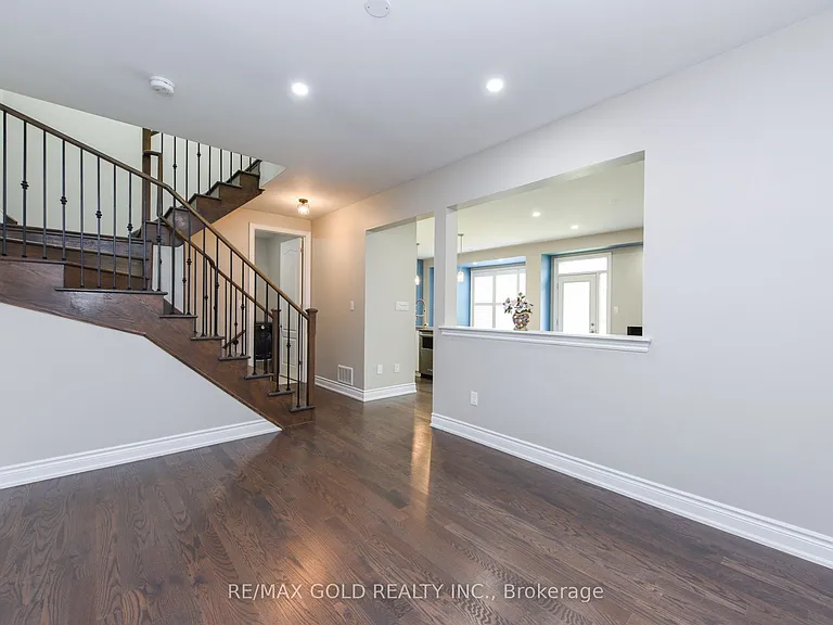 1270 McPhedran Point — Photo 8