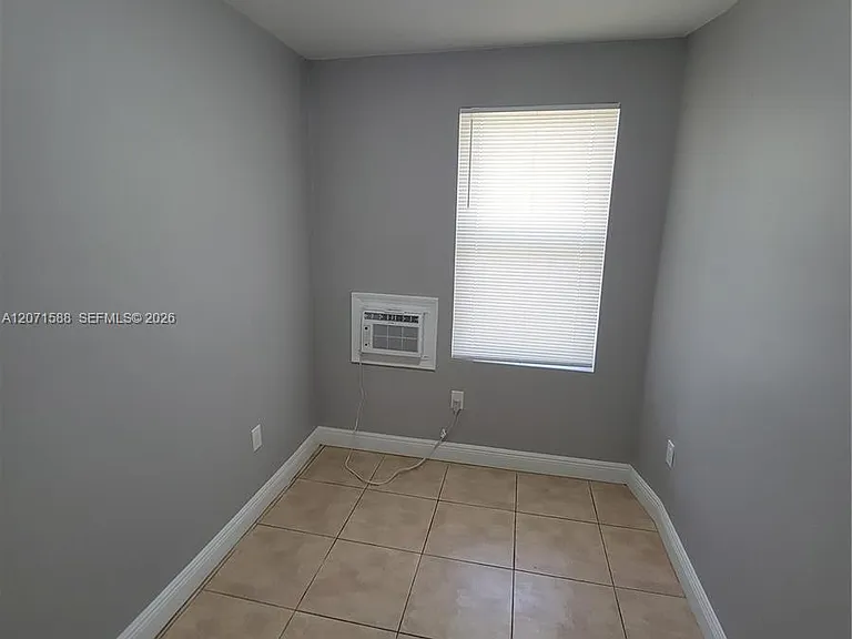 1740 NW 1st Pl #3 — Photo 8