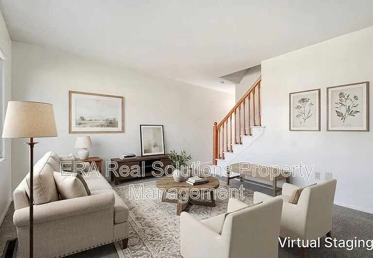 1136 McCarley Dr E — Photo 1