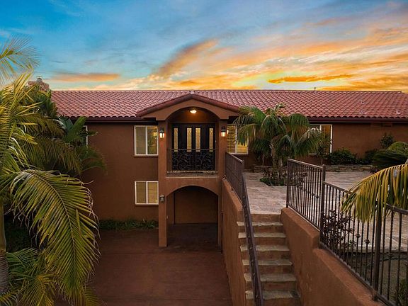 2nd image of 2440 Los Alisos Dr