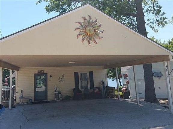 3rd image of 29 Emerald Shore Dr
