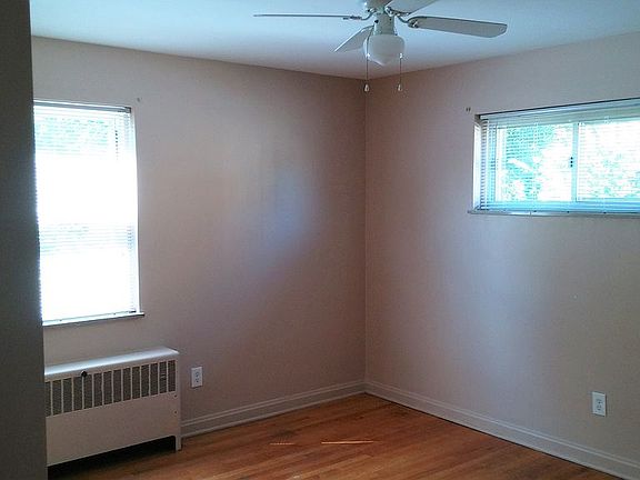 2nd image of 3031 Glenmore Ave