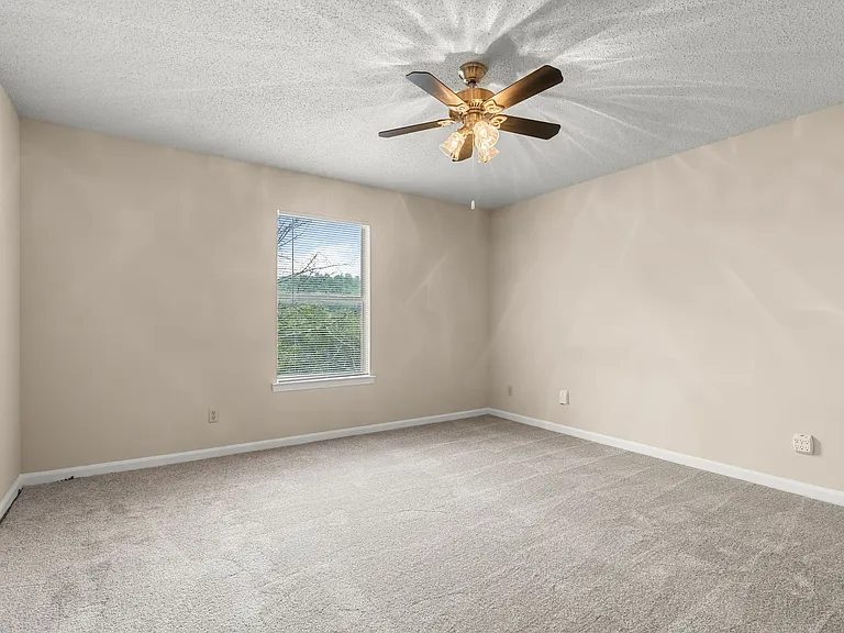 Avana Bellevue — Photo 17