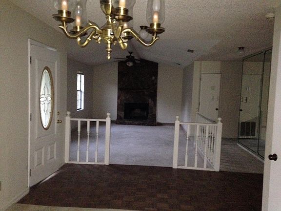 3rd image of 2802 Clayton Dr