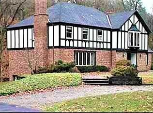 537 Old Mill Rd, Pittsburgh, PA 15238