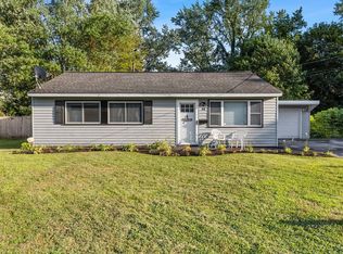 12 Lincoln Rd, North Syracuse, NY 13212