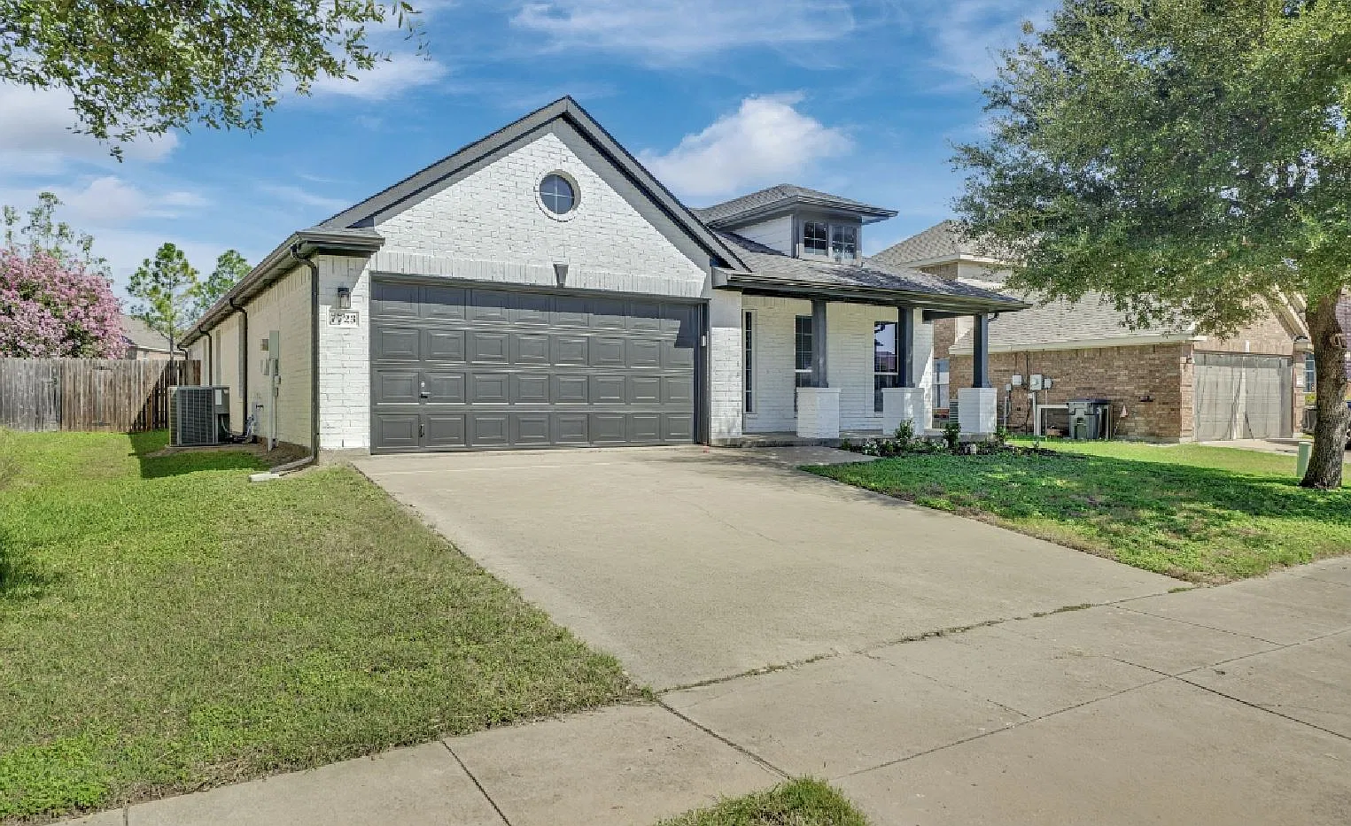 4 bed, 1884 sqft, $2,700 — Photo 1