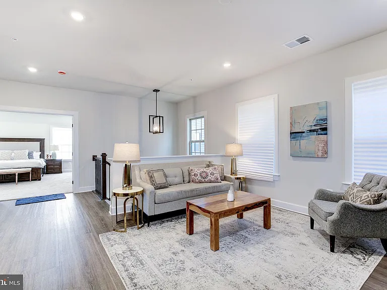 6547 Clubhouse Dr — Photo 40