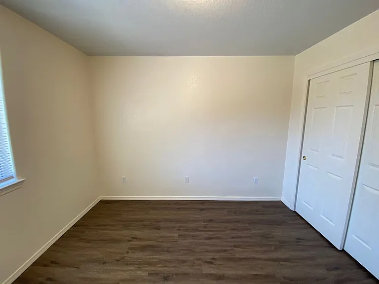 709 Creston Rd — Photo 32