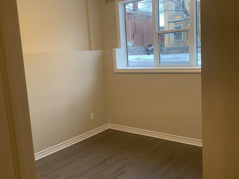 173 Russell Ave — Photo 2