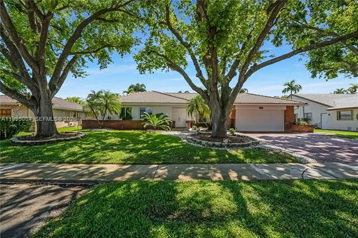 Building Photo - 9600 NW 18th St