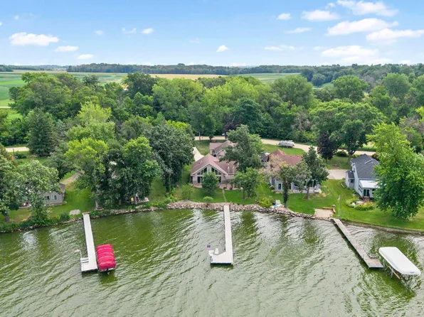 17416 Roberds Lake Ct, Faribault, MN 55021