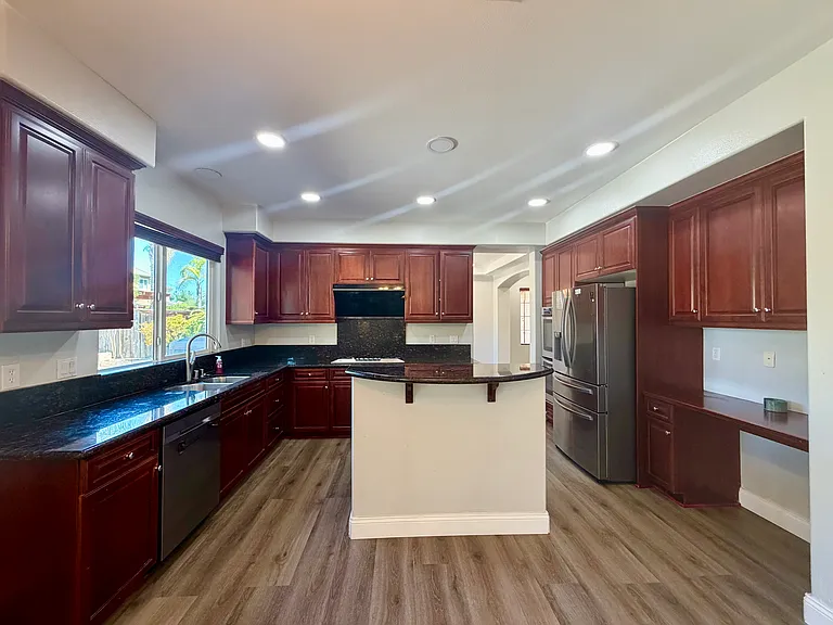 37121 Edgemont Dr — Photo 12