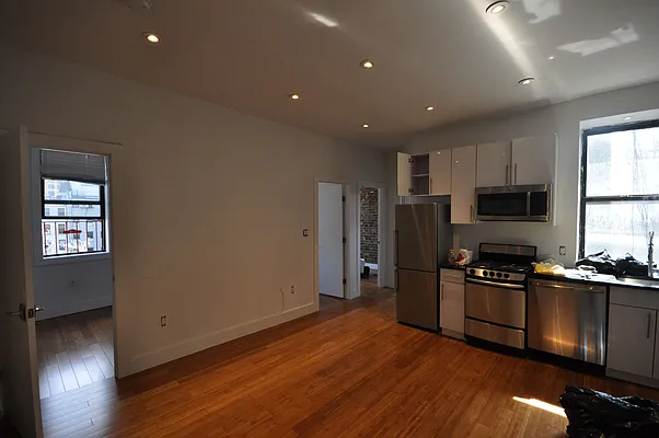 Rented by REAL New York | media 18