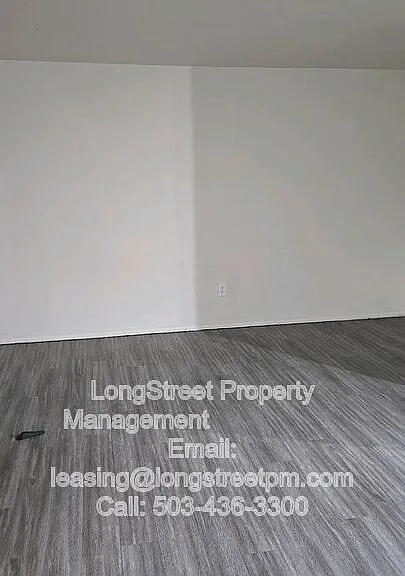 615 Chicago St SE — Photo 2