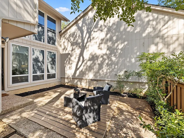 8346 Summerwood Dr — Photo 29