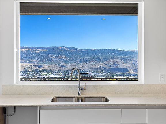 4th image of 5044 Sun Rivers Dr