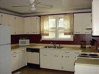 4th image of 15 F St