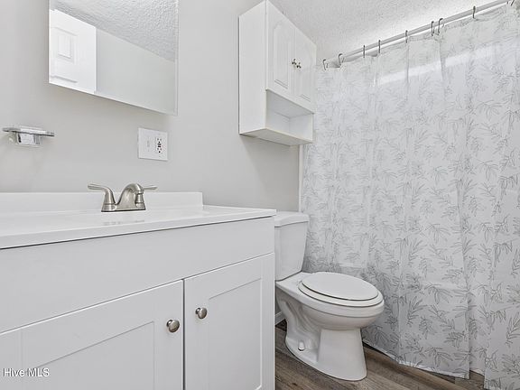 3rd image of 9130 Highland Hills Drive NE