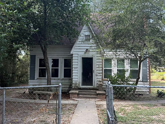 3rd image of 209 Sutton St