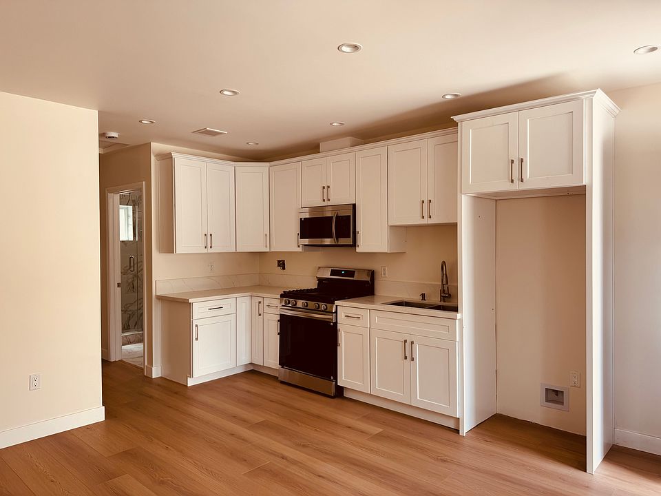 1st image of 7841 Peachtree Ave