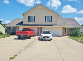 419 SW Hoke Ln, Lees Summit, MO 64081