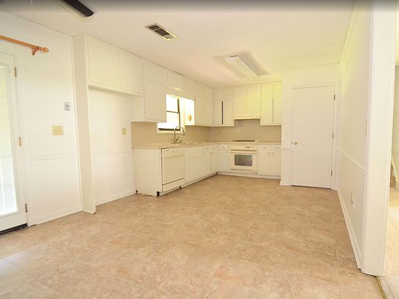 4th image of 1495 Haynes Ct