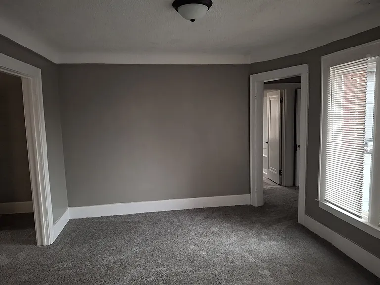574 W Golden Gate — Photo 12