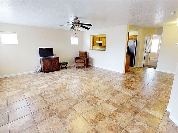 3rd image of 2524 N Green Valley Trl